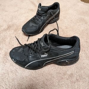 Men's Size 9.5 (US) Puma Training Shoes